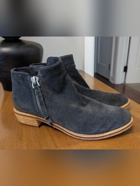 Nisolo Suede Side-Zip Ankle Boots in Charcoal/8